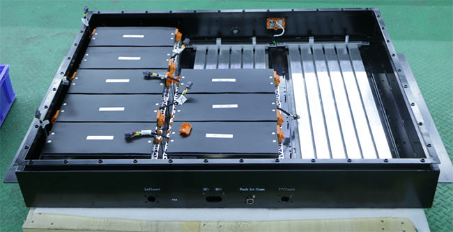 batería 90S2P de la ión de litio EV de 330V 100Ah NCM para los vehículos eléctricos 1